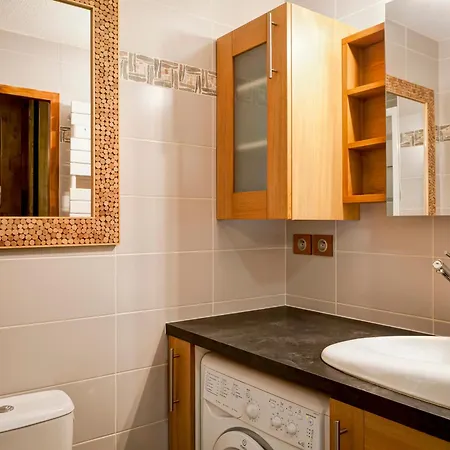 Moderne 4 Pers Avec Wifi Et Parking à - Fr-1-512-220 Appartamento